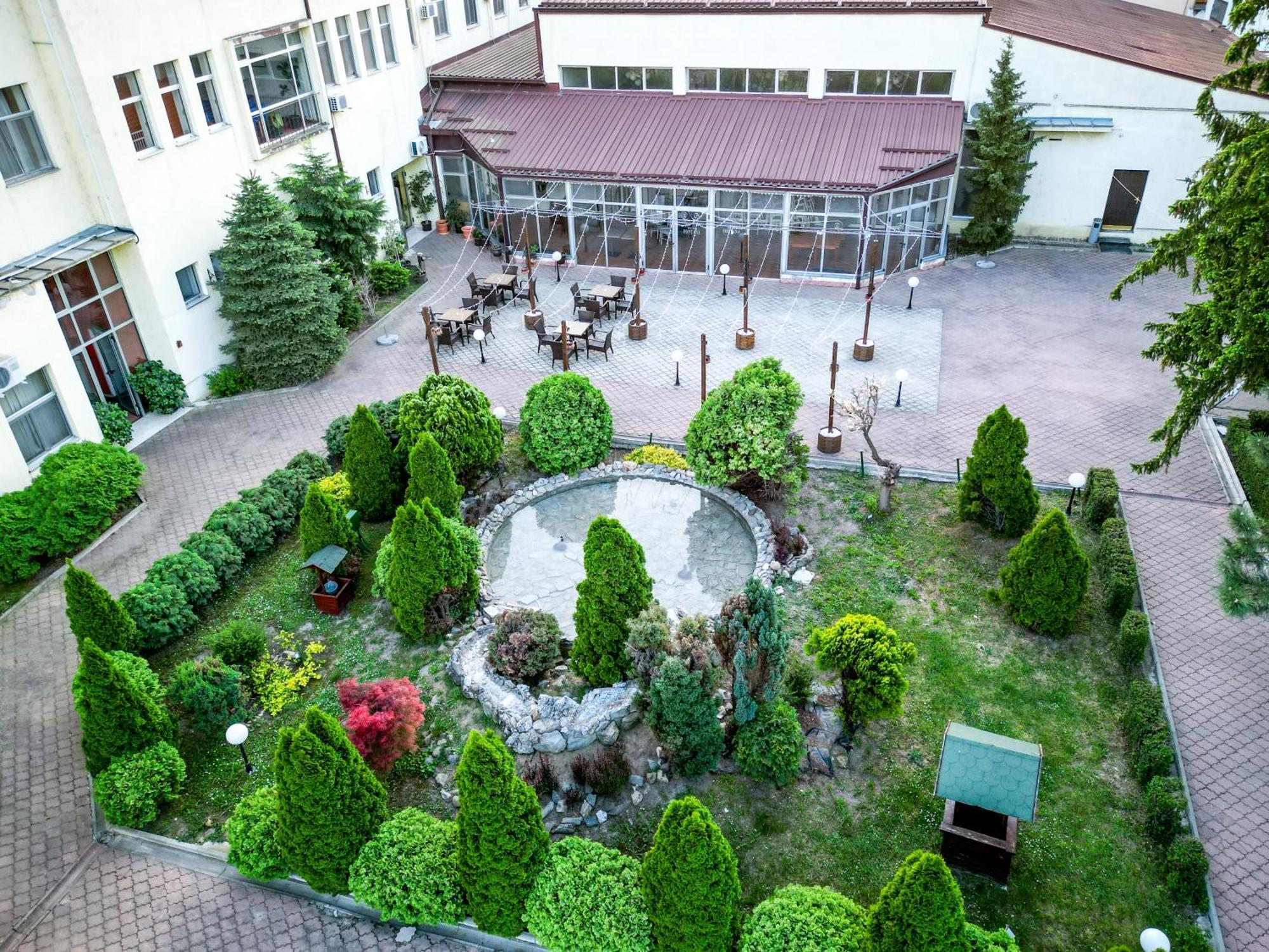 Hotel Fontana Bačka Palanka Екстериор снимка