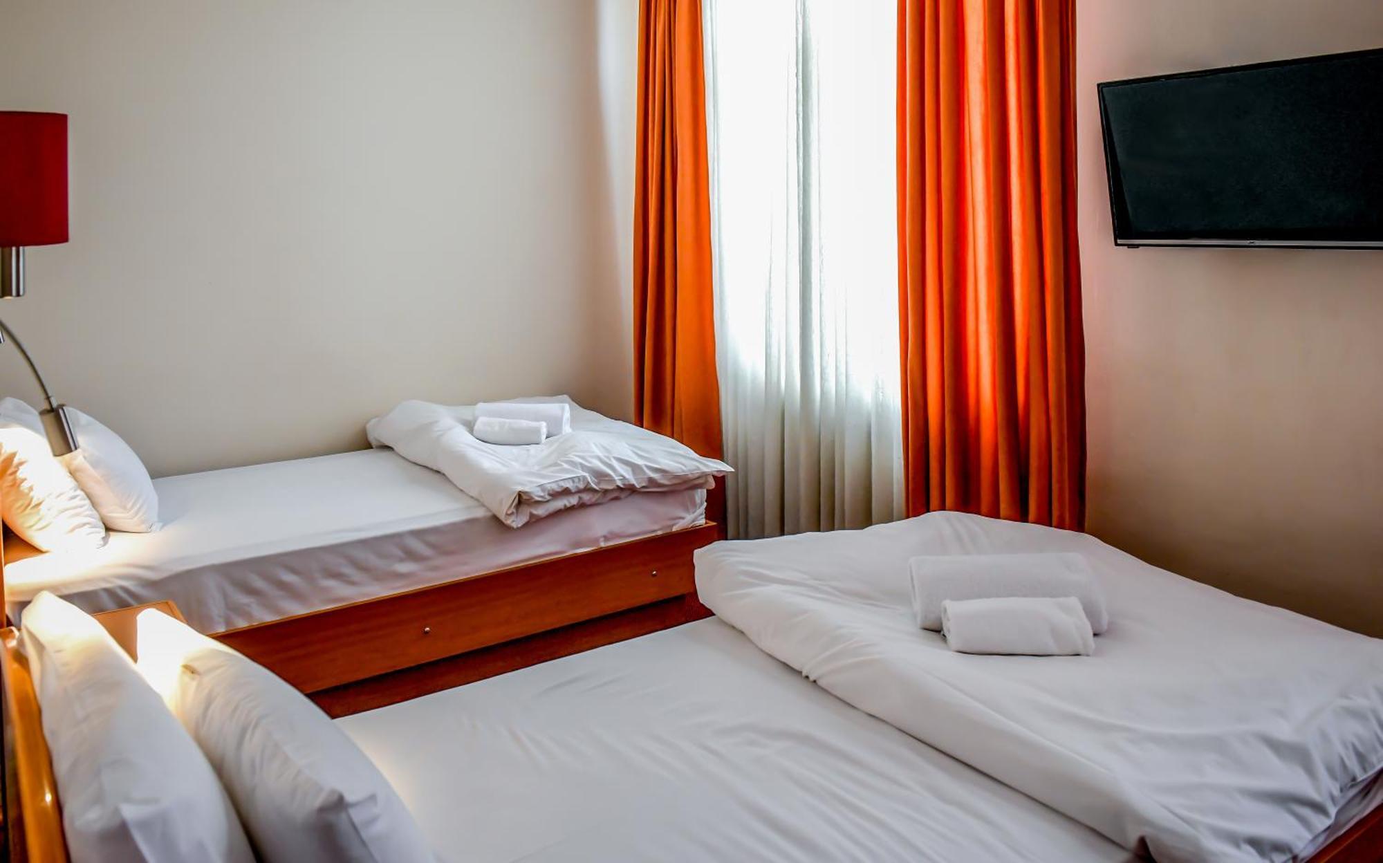Hotel Fontana Bačka Palanka Екстериор снимка