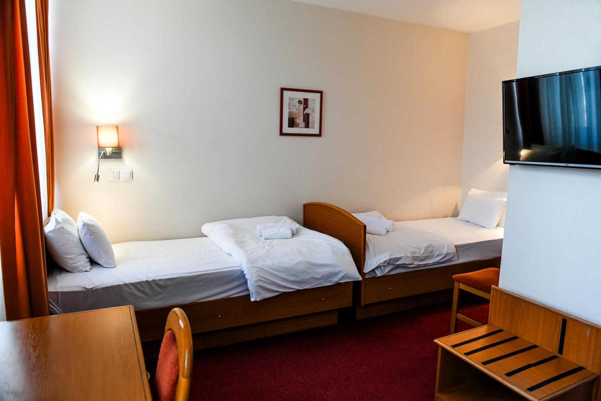 Hotel Fontana Bačka Palanka Екстериор снимка