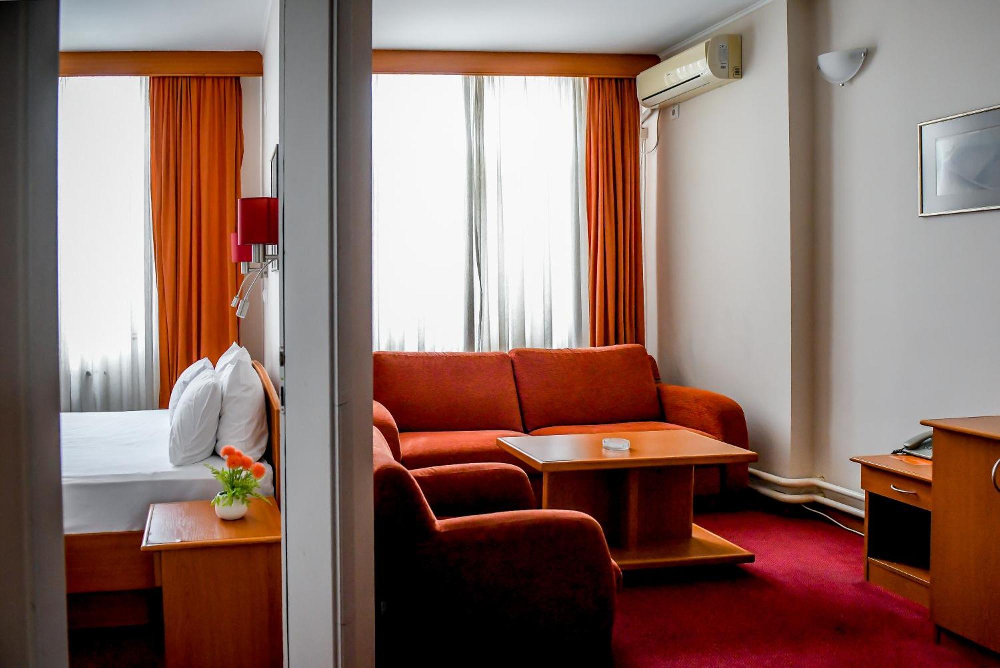 Hotel Fontana Bačka Palanka Екстериор снимка