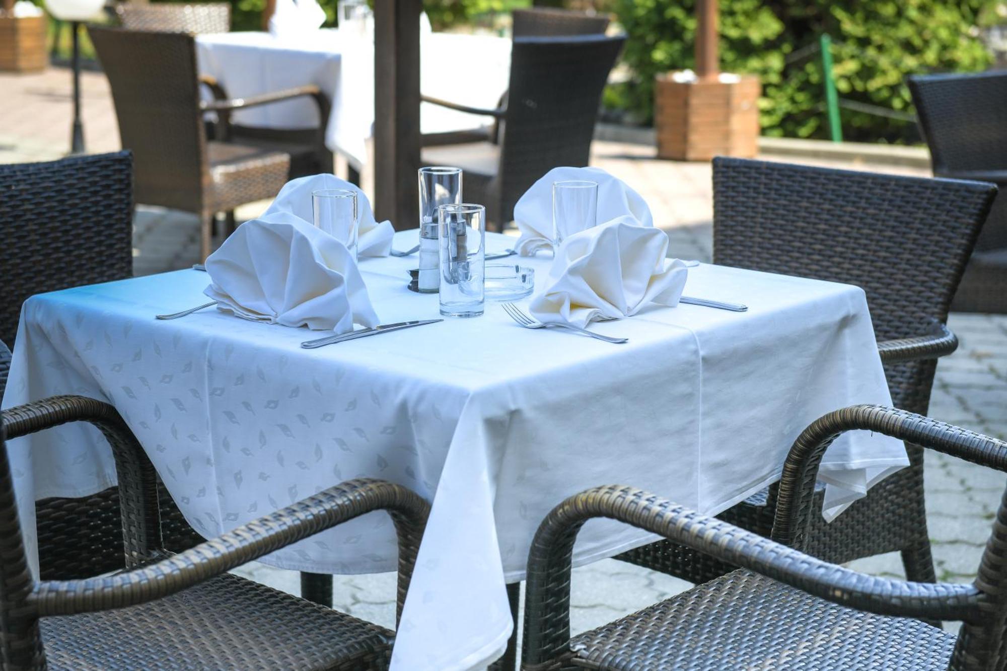 Hotel Fontana Bačka Palanka Екстериор снимка