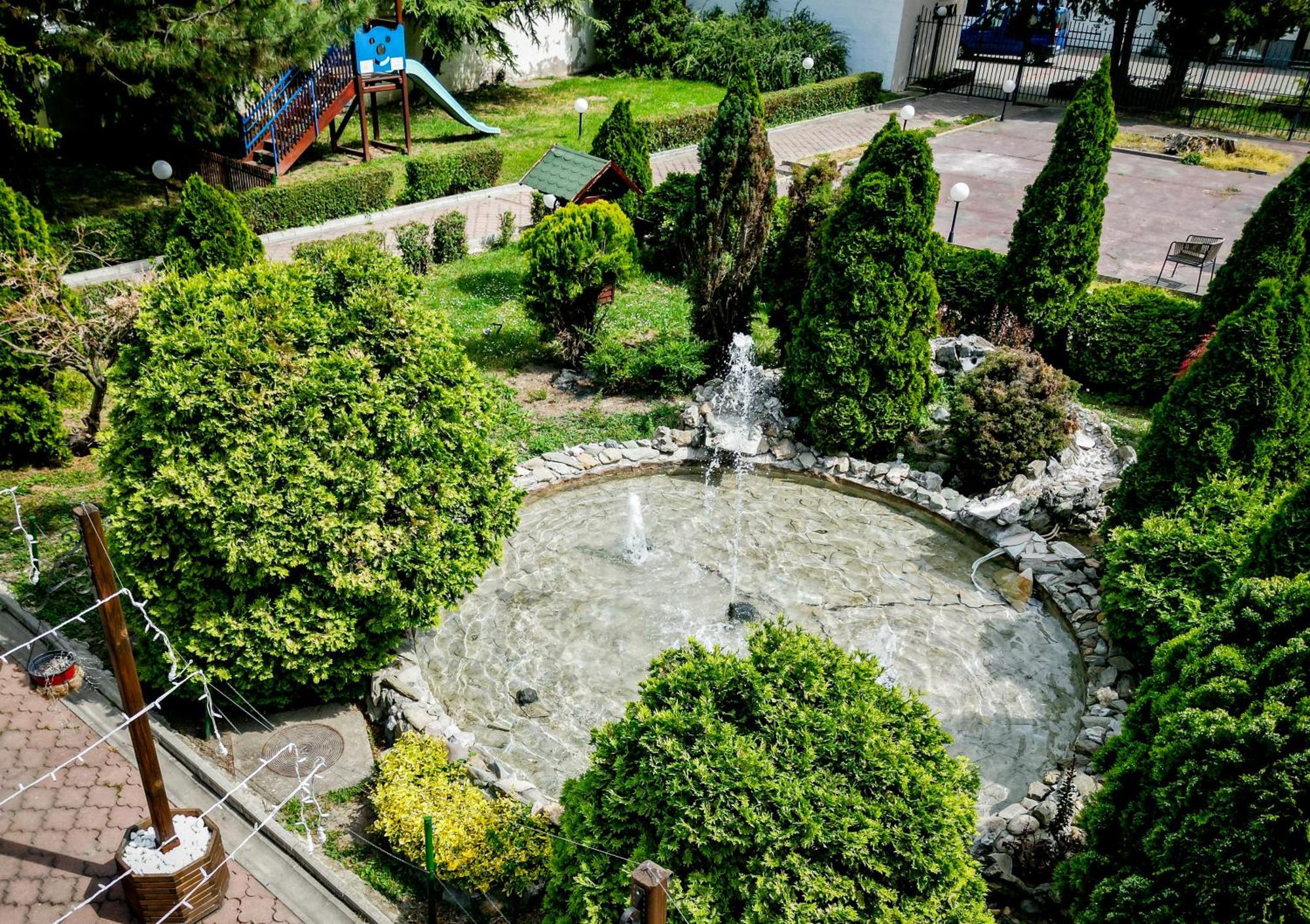 Hotel Fontana Bačka Palanka Екстериор снимка